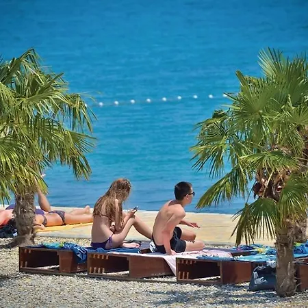 Daire Lena Sutomiscica