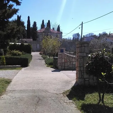 Daire Lena Sutomiscica