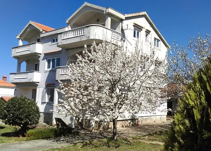 شقة Lena Sutomiscica